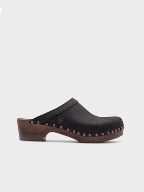 Sandgrens Athens studded clog mule in black